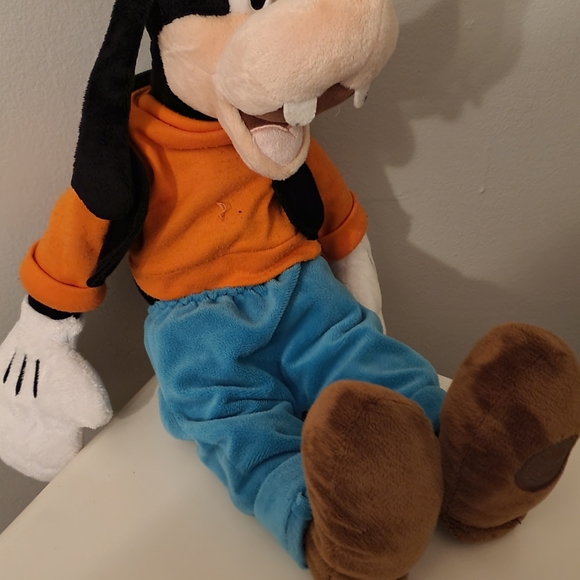 Mickey mouse easter bunny and goofy plushes - Picture 2 of 3
